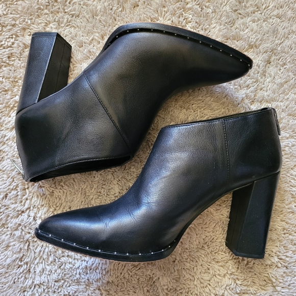 Vince Camuto Black Leather Booties size 9 - Picture 1 of 4